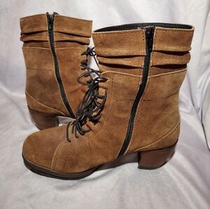 Wolky lace up suede boot dhofar size 38/7